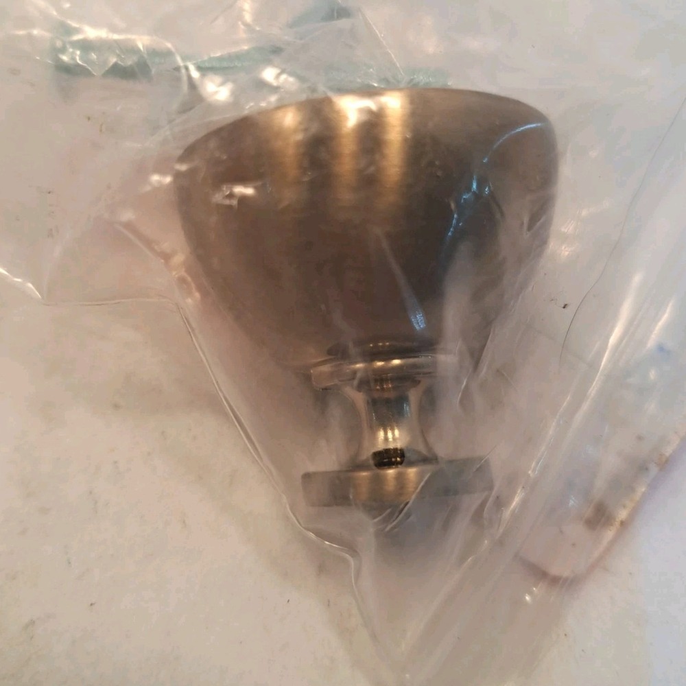 Liberty Izak 1 1/2 Round Cabinet Knob - Satin Nickle